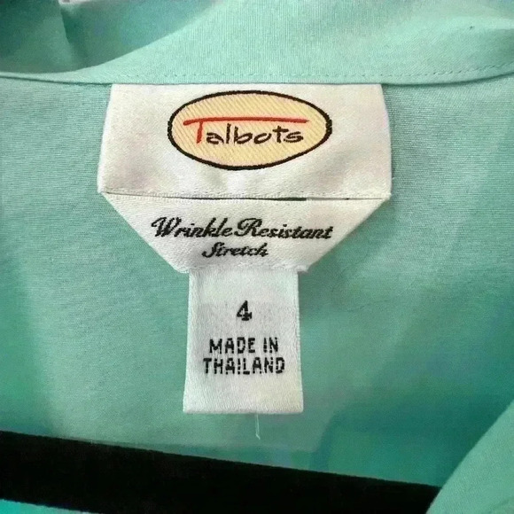 Talbots Women’s 4 Wrinkle Resistant Button Down Blue - Picture 2 of 3
